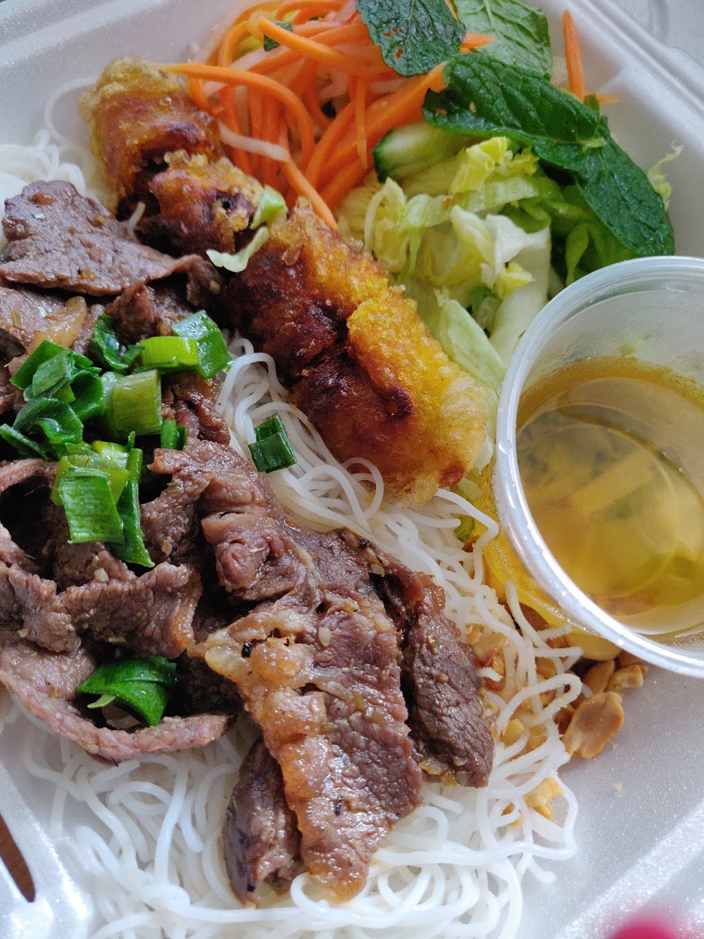 Pho District Specialties | 2938 Finch Ave E, Scarborough, ON M1W 2T4, Canada | Phone: (416) 491-3935