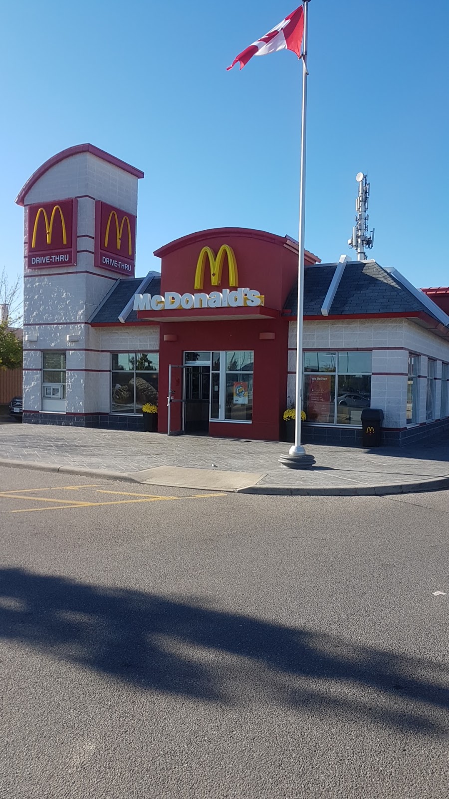 McDonalds | 7050 McLaughlin Rd, Mississauga, ON L5W 1W7, Canada | Phone: (905) 564-9836