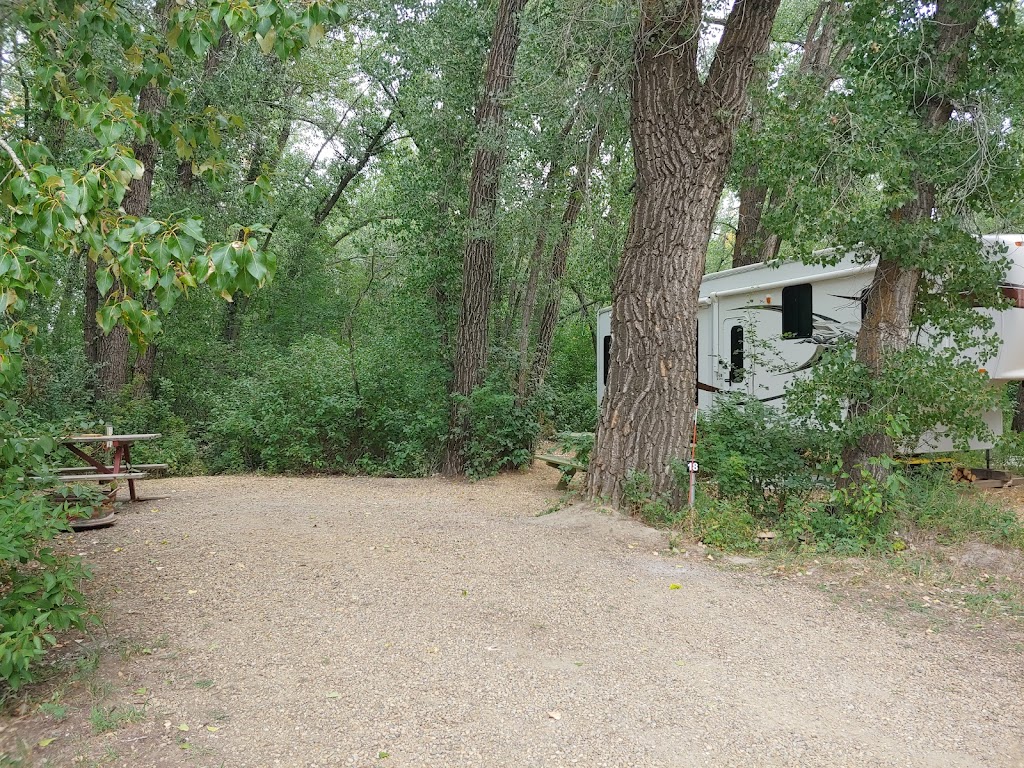 Badlands Campground | Nacmine Ball Diamond Rd, Drumheller, AB T0J 0Y0, Canada | Phone: (403) 823-2944