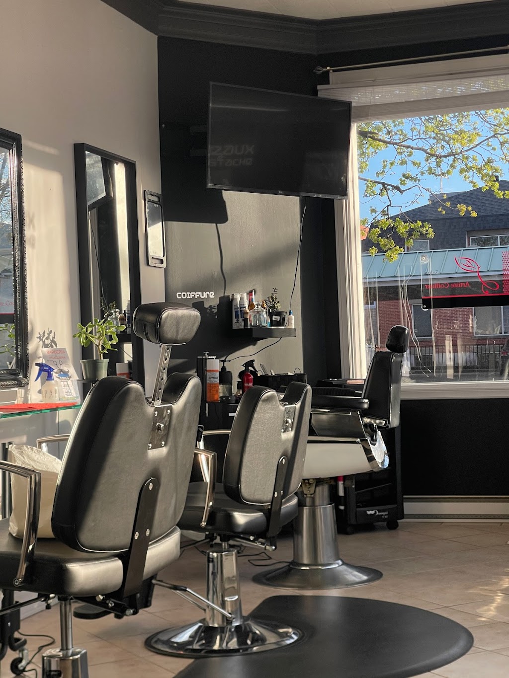 Barbier Ciseaux & Moustache | 132 Rue Dunkin, Drummondville, QC J2B 1H7, Canada | Phone: (819) 817-8304