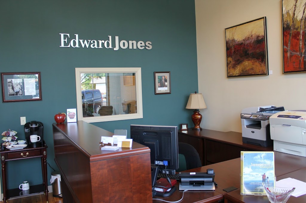 Edward Jones | 28 Toronto St S, Uxbridge, ON L9P 1G9, Canada | Phone: (905) 852-1244