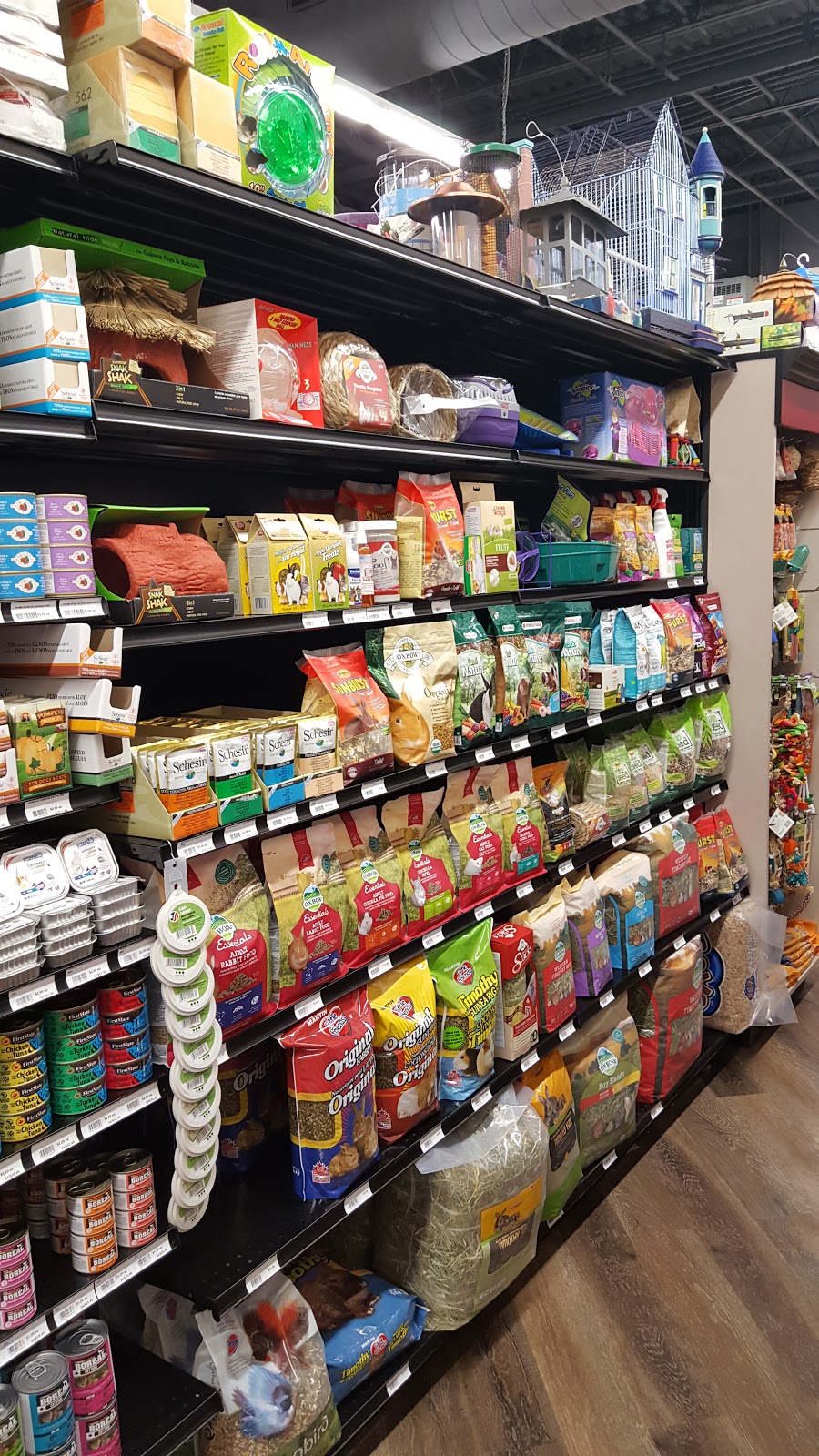 Global Pet Foods | 1525 Bristol Rd W, Mississauga, ON L5M 4Z1, Canada | Phone: (905) 816-0330