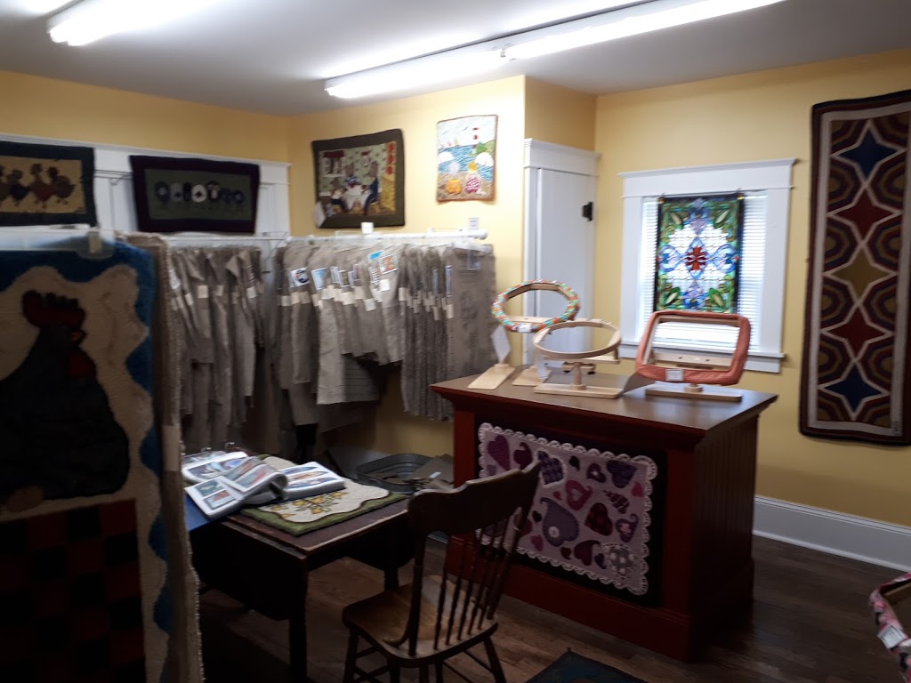 Encompassing Designs Rug Hooking Studio | 498 Main St, Mahone Bay, NS B0J 2E0, Canada | Phone: (902) 624-0370