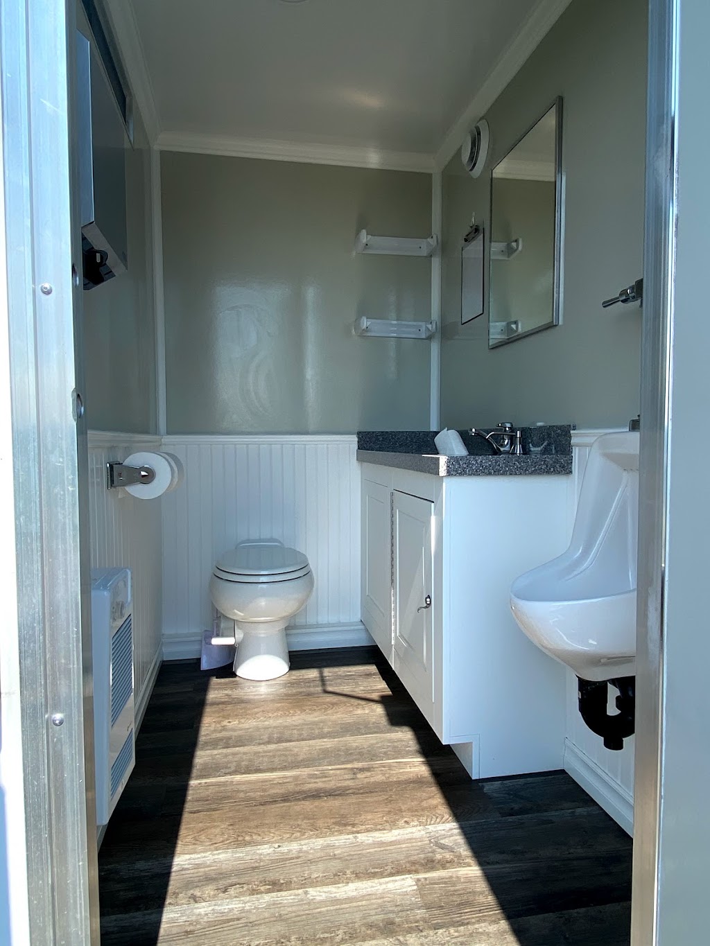 Primetime Washroom Rentals | 15086 48 Ave, Surrey, BC V3Z 1G9, Canada | Phone: (604) 825-8105