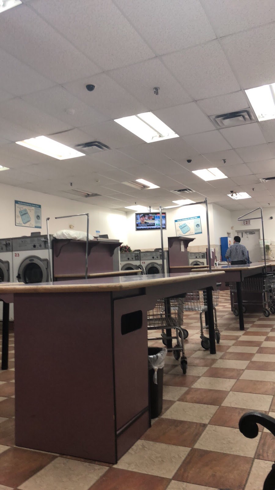 The Laundry Centre | 3075 Pharmacy Ave, Scarborough, ON M1W 2H1, Canada | Phone: (647) 439-9996