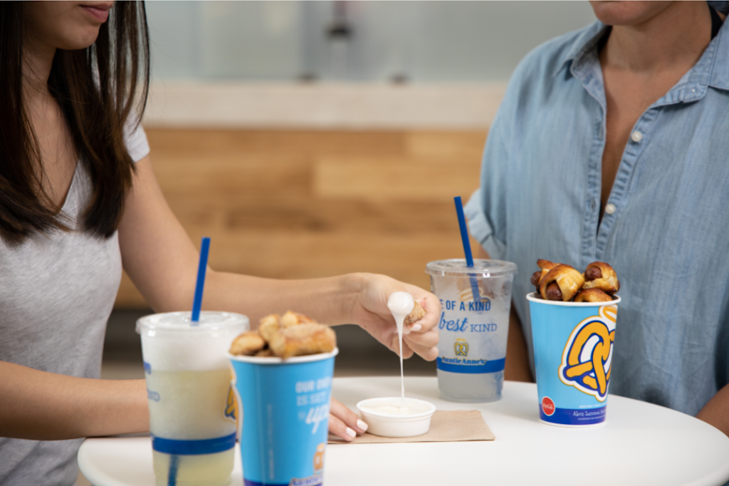 Auntie Annes | 1900 Military Rd, Niagara Falls, NY 14304, USA | Phone: (716) 297-2176