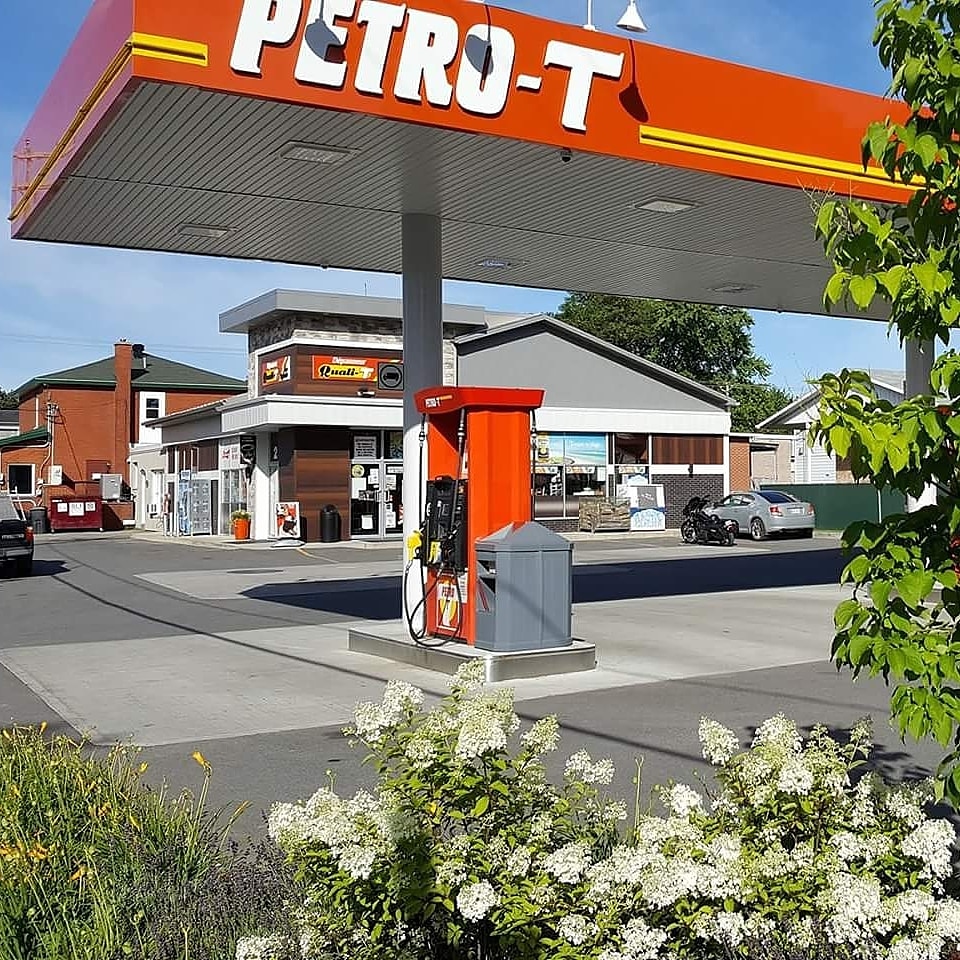 Petro-T, Coteau du Lac | 2 Rue du Parc, Coteau-du-Lac, QC J0P 1B0, Canada | Phone: (450) 763-5898