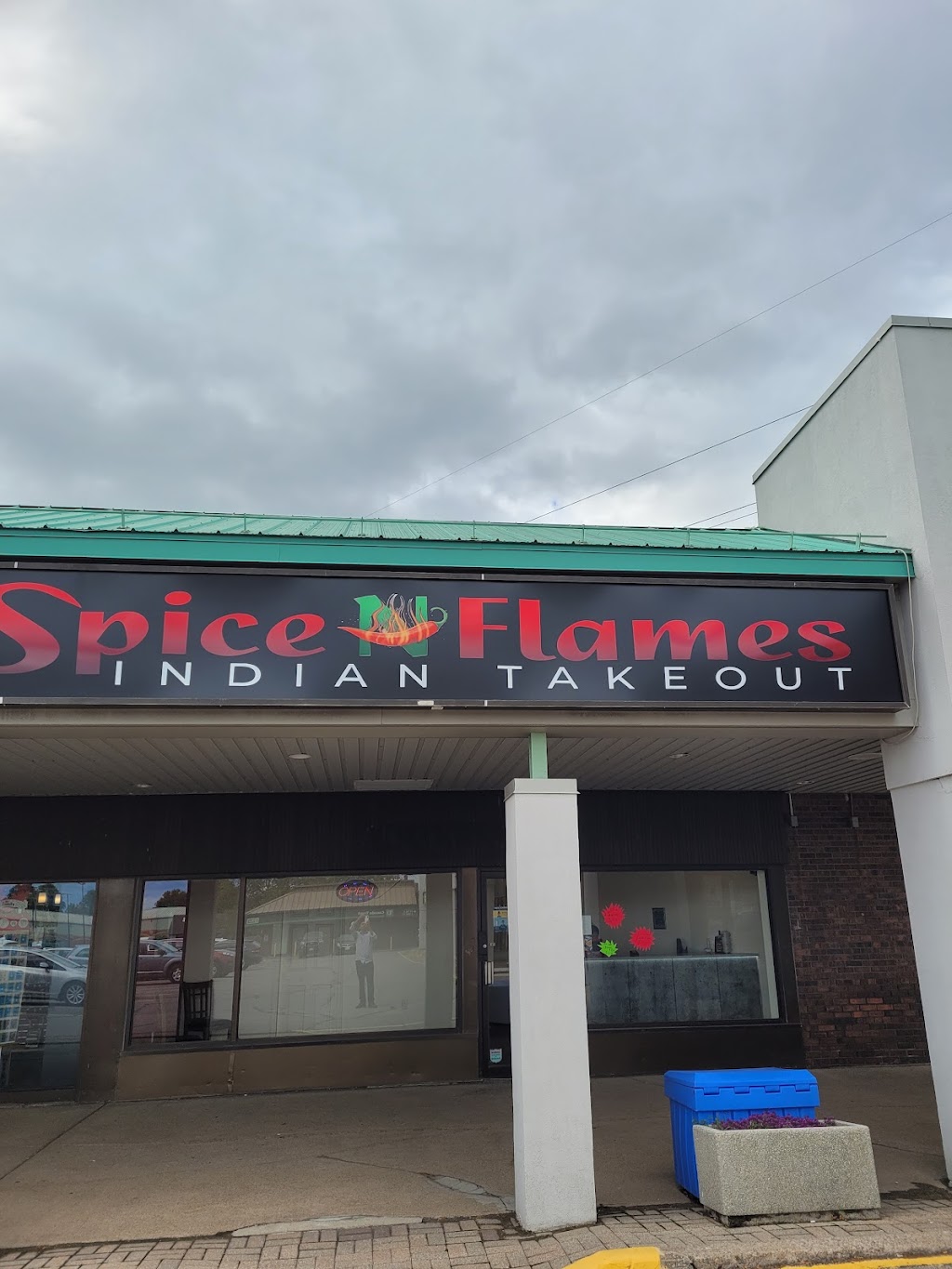 Spice N Flames | 3701 Portage Rd #6, Niagara Falls, ON L2J 2K8, Canada | Phone: (289) 296-0920