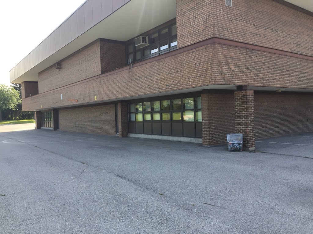 Timberbank Junior Public School | 170 Timberbank Blvd, Scarborough, ON M1W 2A3, Canada | Phone: (416) 396-6605
