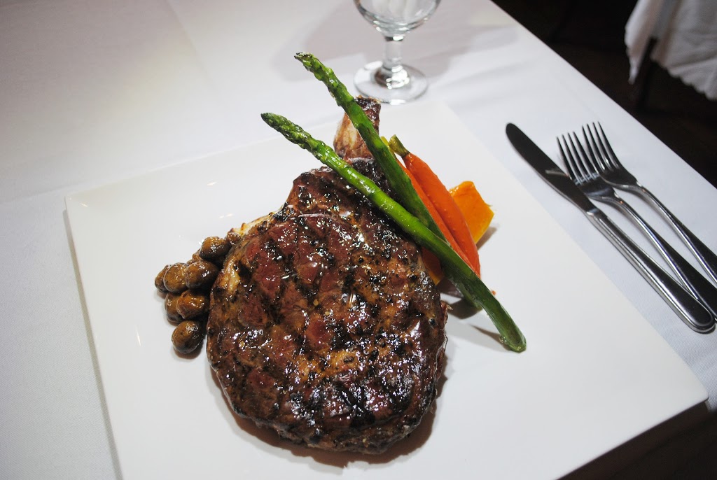 Bercs Steakhouse | 186 Lansdowne St E, Peterborough, ON K9J 7N9, Canada | Phone: (705) 745-3434