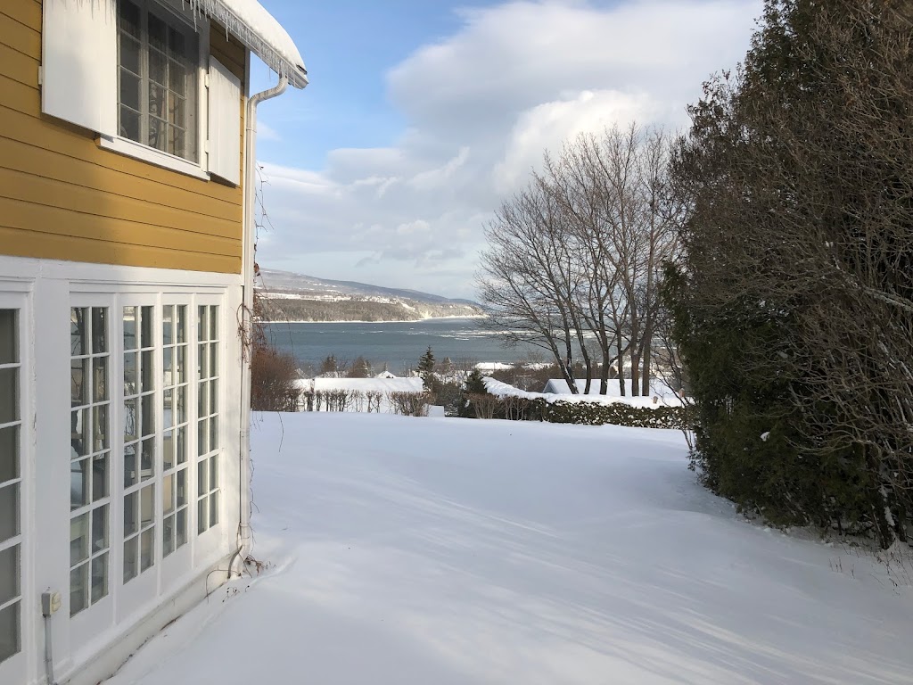 Auberge sur la Côte | 205 Chem. des Falaises, La Malbaie, QC G5A 3C9, Canada | Phone: (418) 202-9881