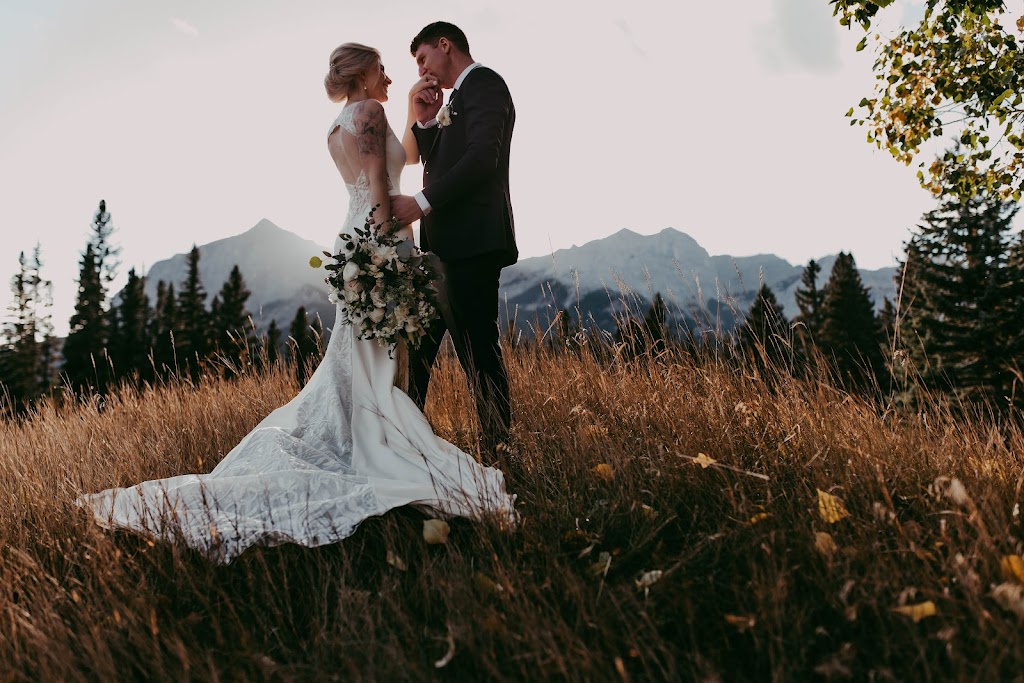 Leah Tyler-Szucki Photography | 137 Clearview Dr Unit 104, Red Deer, AB T4R 0S1, Canada | Phone: (403) 392-6899