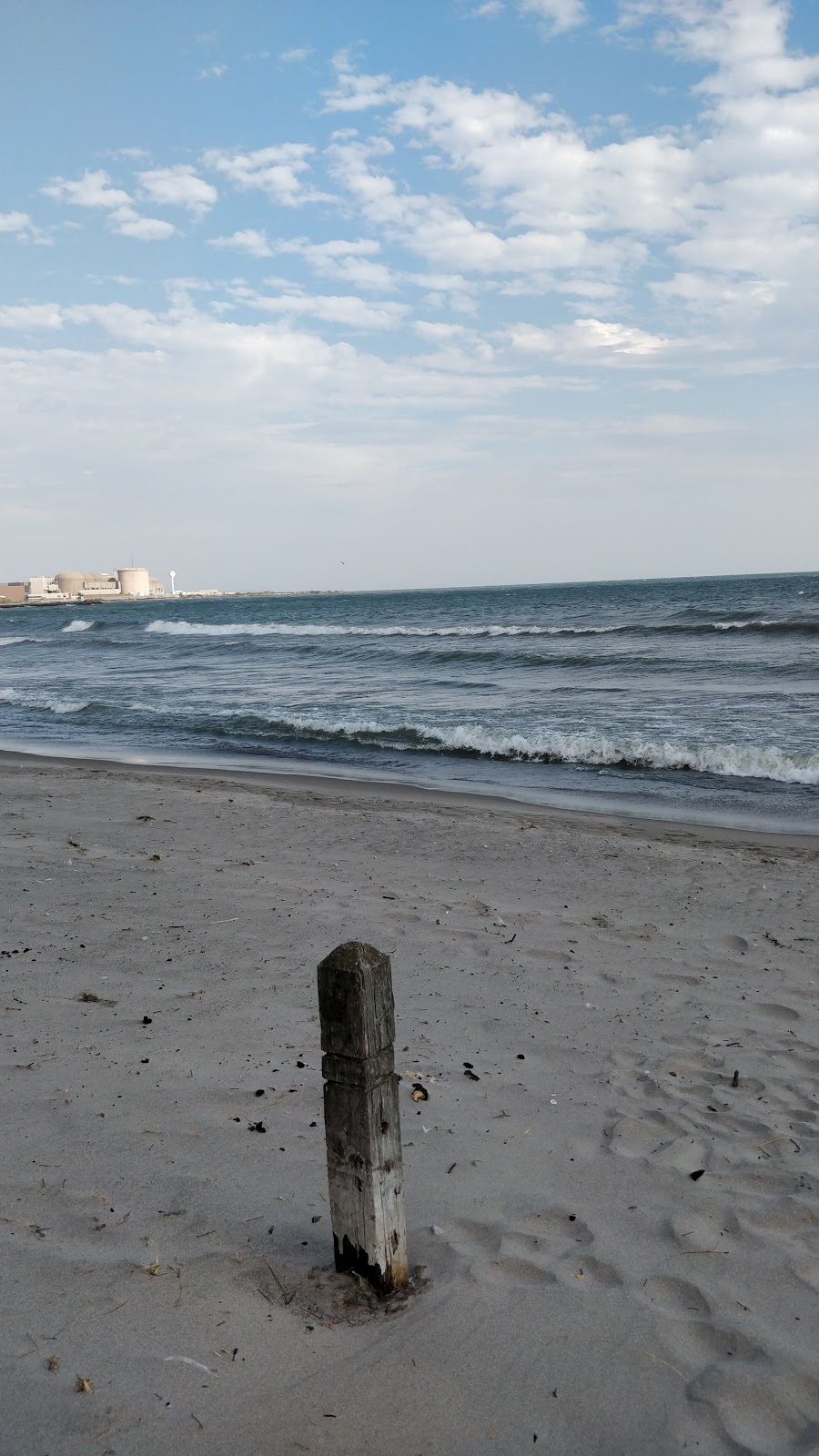 West Shore Beach | Beachpoint Promenade, Pickering, ON L1W 2A4, Canada