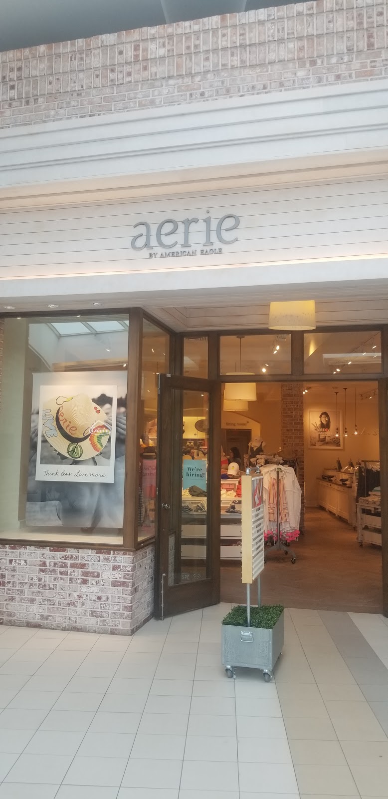 Aerie Store | 17600 Yonge Street Space Hh10, Newmarket, ON L3Y 4Z1, Canada | Phone: (905) 953-9383