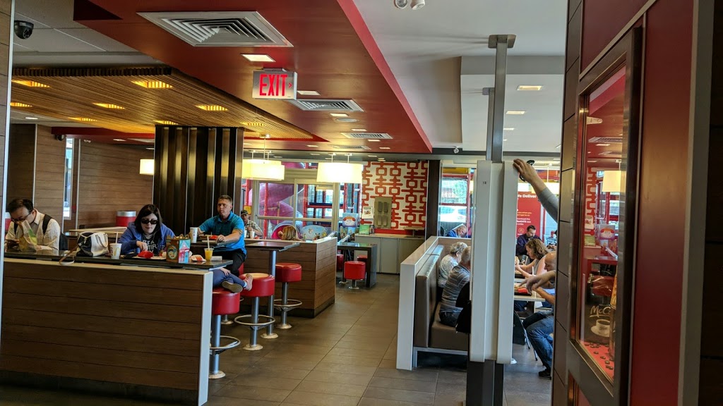 McDonalds | 2126 Robertson Rd, Nepean, ON K2H 5Z1, Canada | Phone: (613) 829-2803