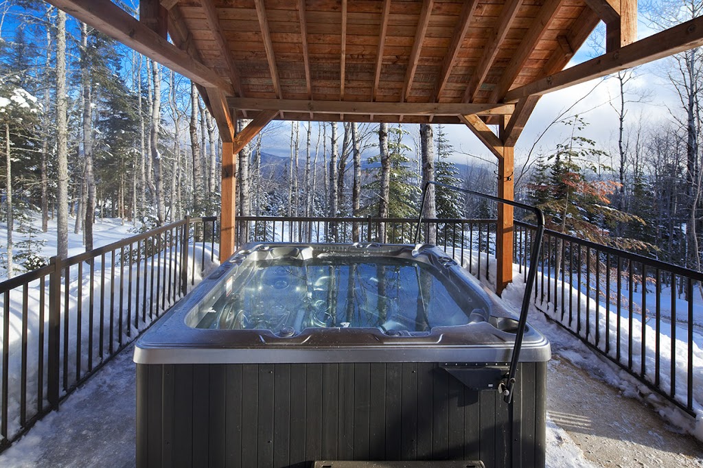 Chalet Charlevoix Mirador sur le fief 2 | 156 Chemin du Fief, Petite-Rivière-Saint-François, QC G0A 2L0, Canada | Phone: (418) 661-2033