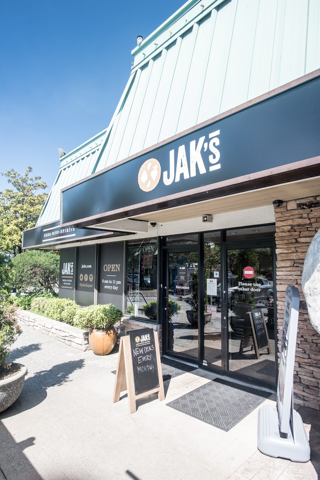 JAKS Beer Wine Spirits | 5665 Kingsway, Burnaby, BC V5H 2G4, Canada | Phone: (778) 379-2216