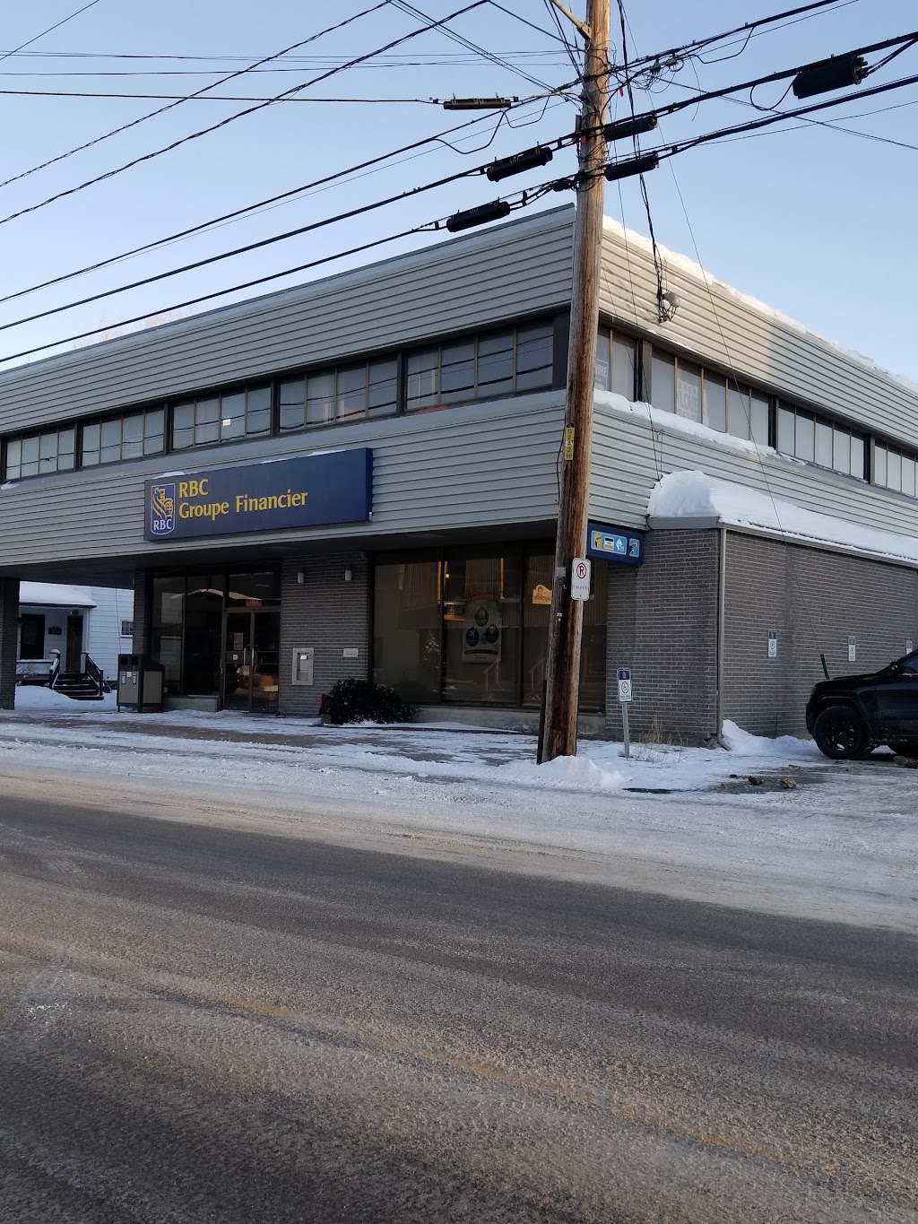 RBC Banque Royale | 1110 Bd du Sacré Coeur, Saint-Félicien, QC G8K 1A2, Canada | Phone: (418) 679-0725