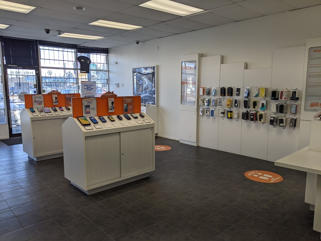 Freedom Mobile | 10122 149 Street NW, Stony Plain Rd, Edmonton, AB T5P 0M4, Canada | Phone: (780) 757-3422