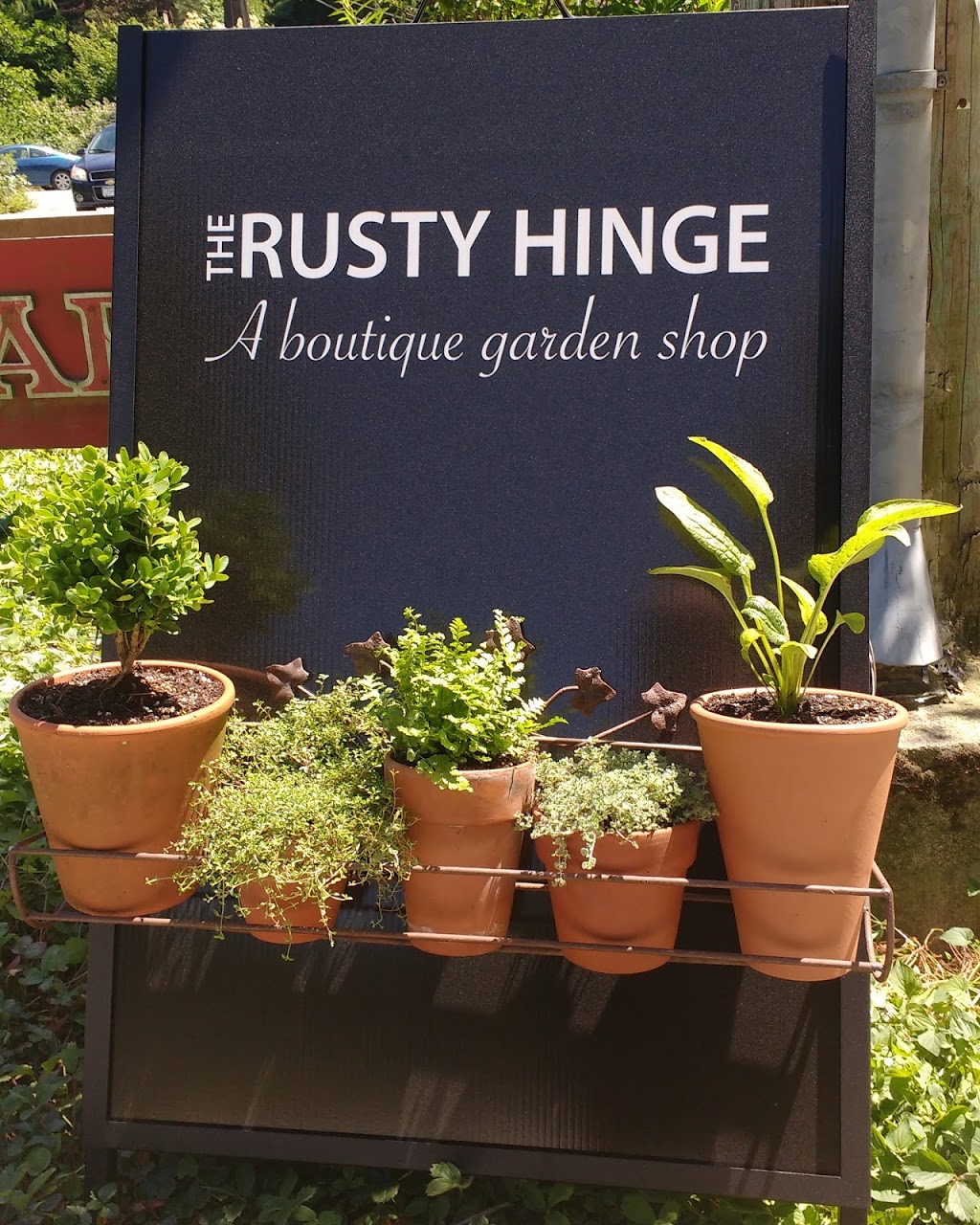 The Rusty Hinge | 1059 Roberts Creek Rd, Roberts Creek, BC V0N 2W0, Canada | Phone: (778) 458-2450