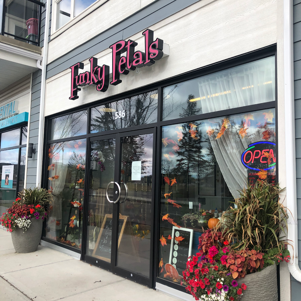 Funky Petals North / Central Edmonton | 586 Griesbach Parade NW, Edmonton, AB T5E 6W9, Canada | Phone: (780) 752-8659