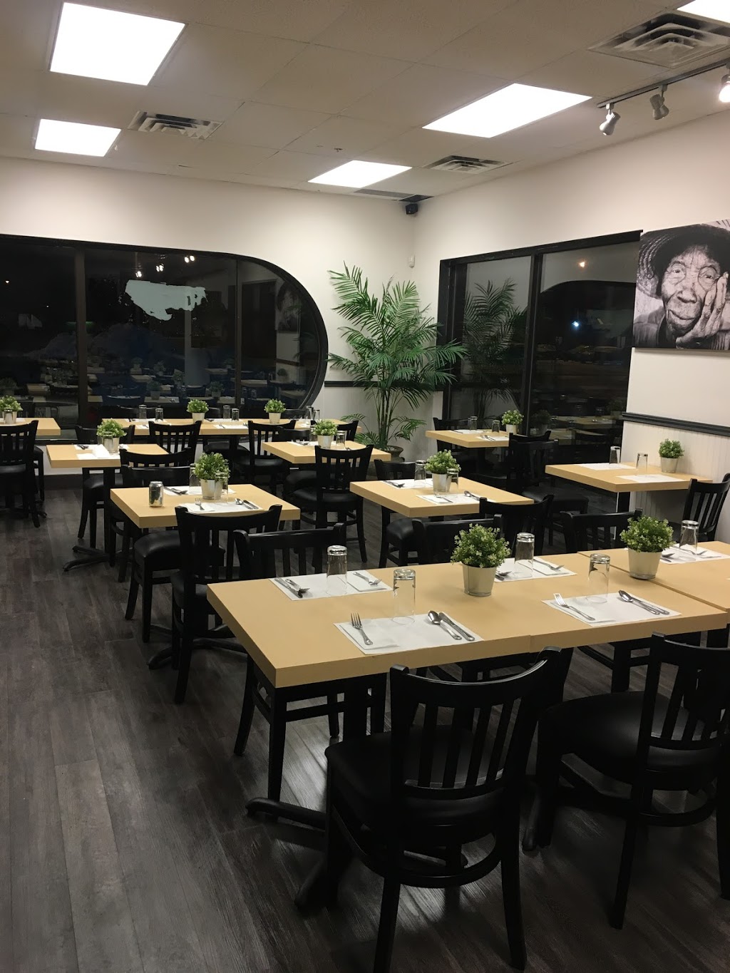 Restaurant Kay Toto | 3000 Boulevard des Laurentides, Laval, QC H7K 3K7, Canada | Phone: (450) 669-8686