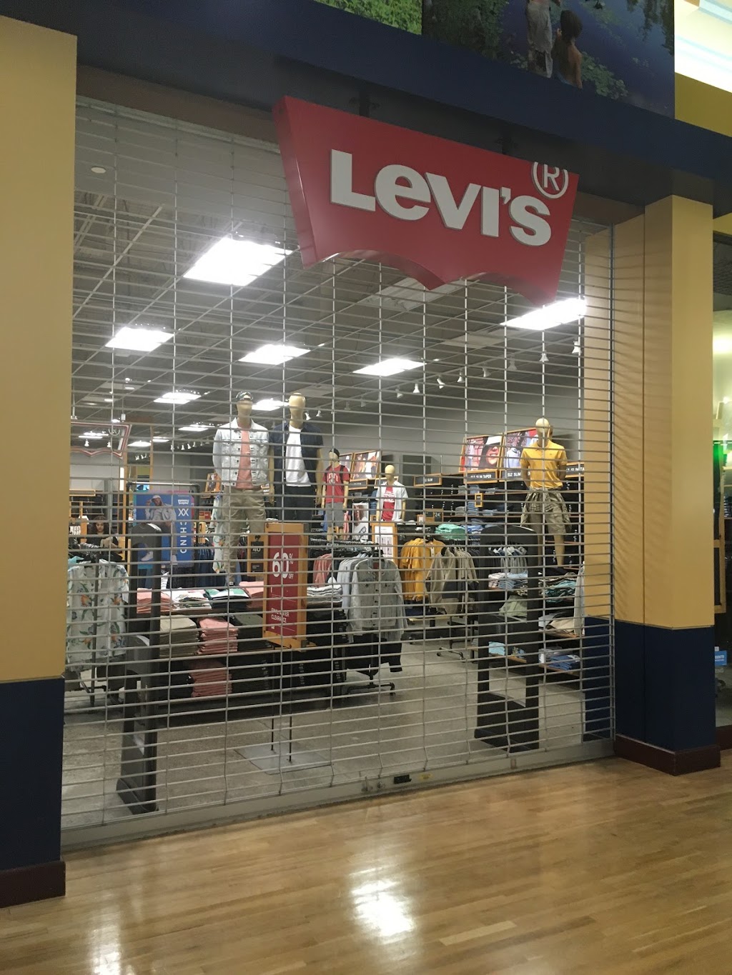 Levi’s Outlet Store | 1 Bass Pro Mills Dr Unit 201, Concord, ON L4K 5W4, Canada | Phone: (905) 669-8950