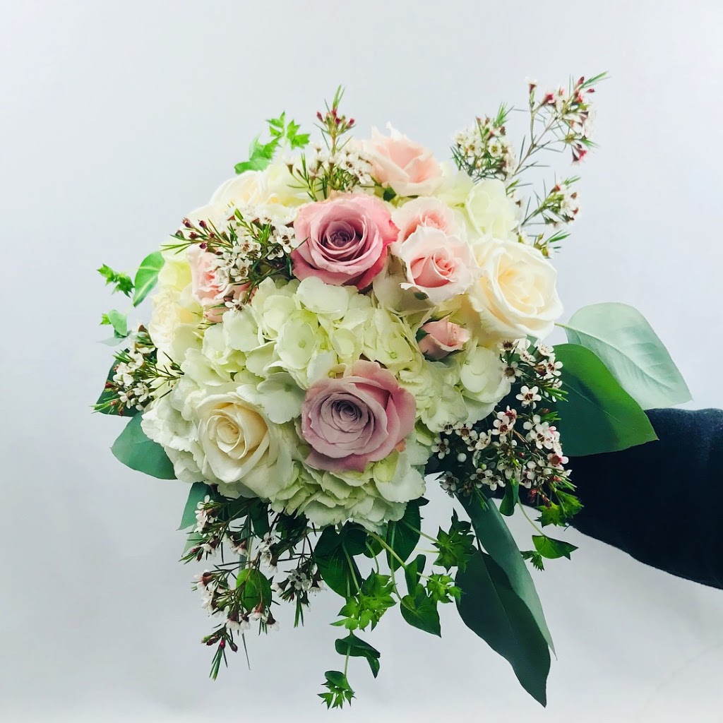 Karens Flower Shop | 487 Laurier Ave, Milton, ON L9T 3K8, Canada | Phone: (905) 878-2881