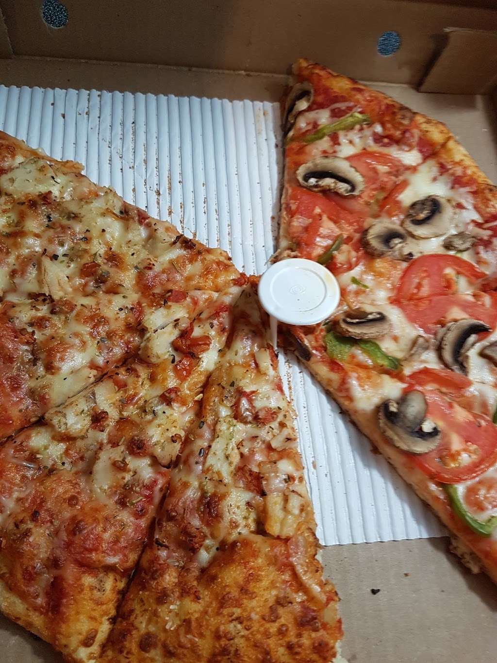 Pizza Pizza | 106 Boulevard Don-Quichotte Unit #14, LÎle-Perrot, QC J7V 6L7, Canada | Phone: (514) 737-1111