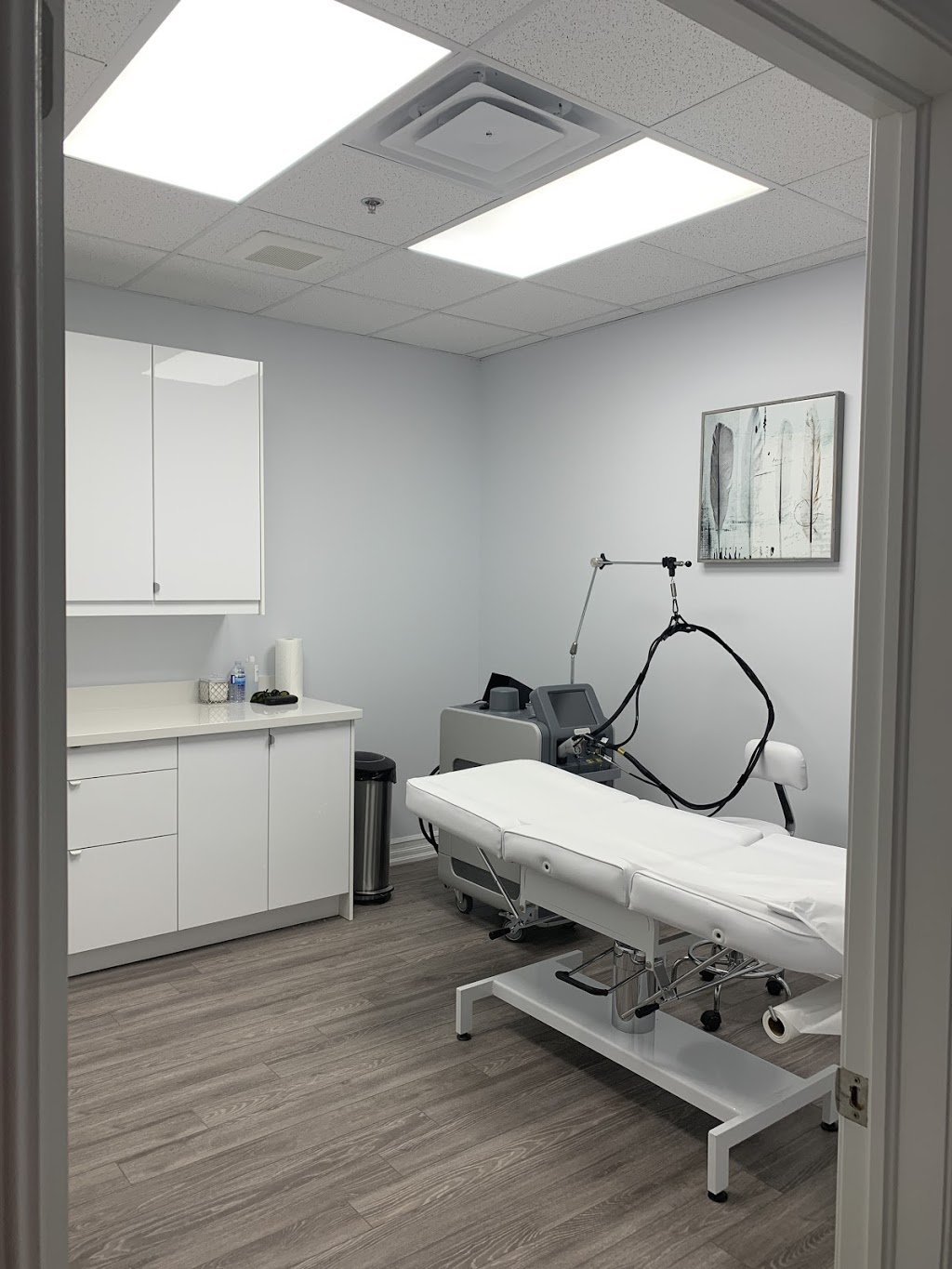 Canada MedLaser Newmarket | 16655 Yonge St Unit 23, Newmarket, ON L3X 1V6, Canada | Phone: (905) 713-1966