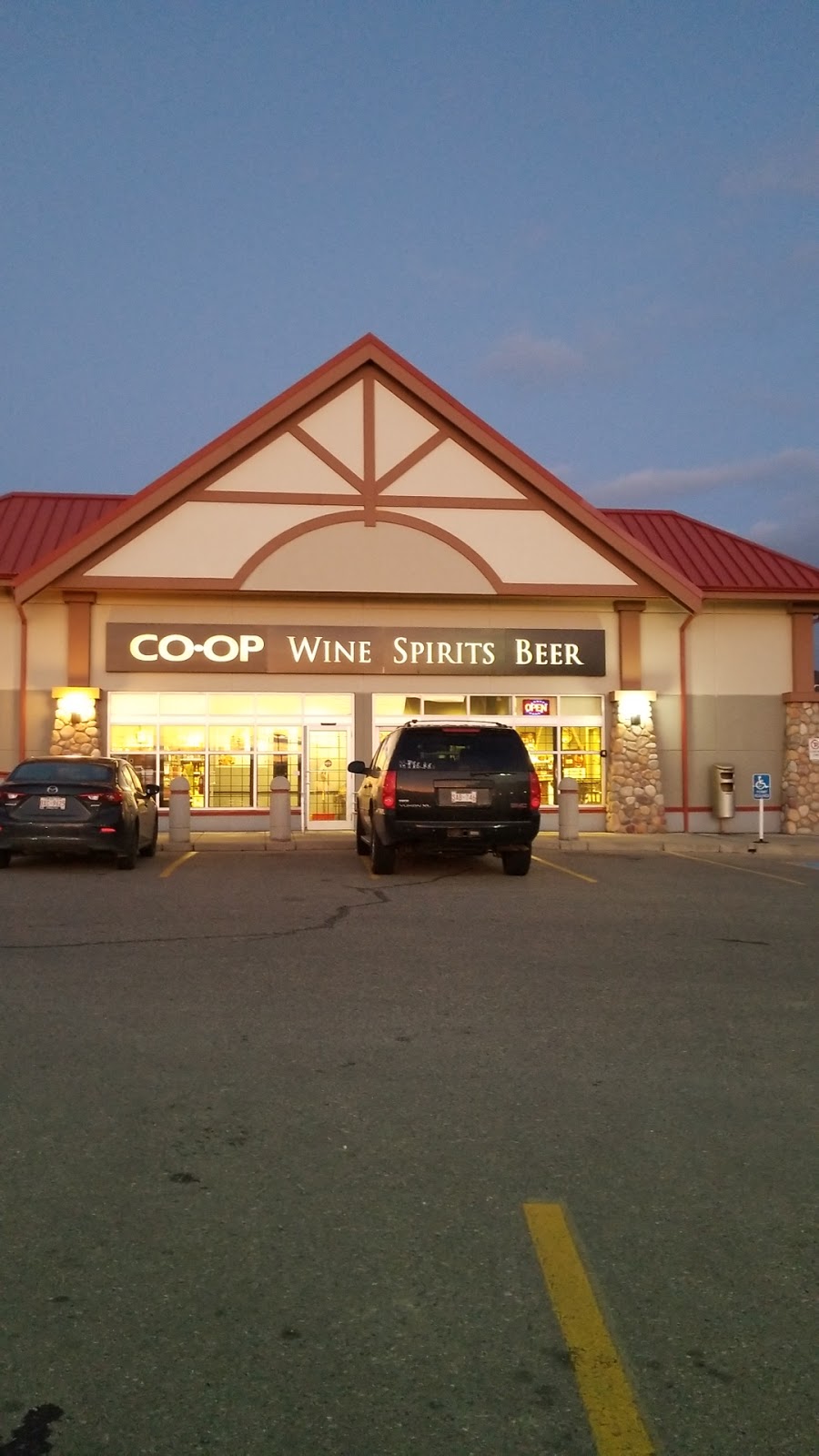 Rocky Ridge Co-op Wine Spirits Beer | 11595 Rockyvalley Dr NW # 2002, Calgary, AB T3G 5Y6, Canada | Phone: (403) 299-5490