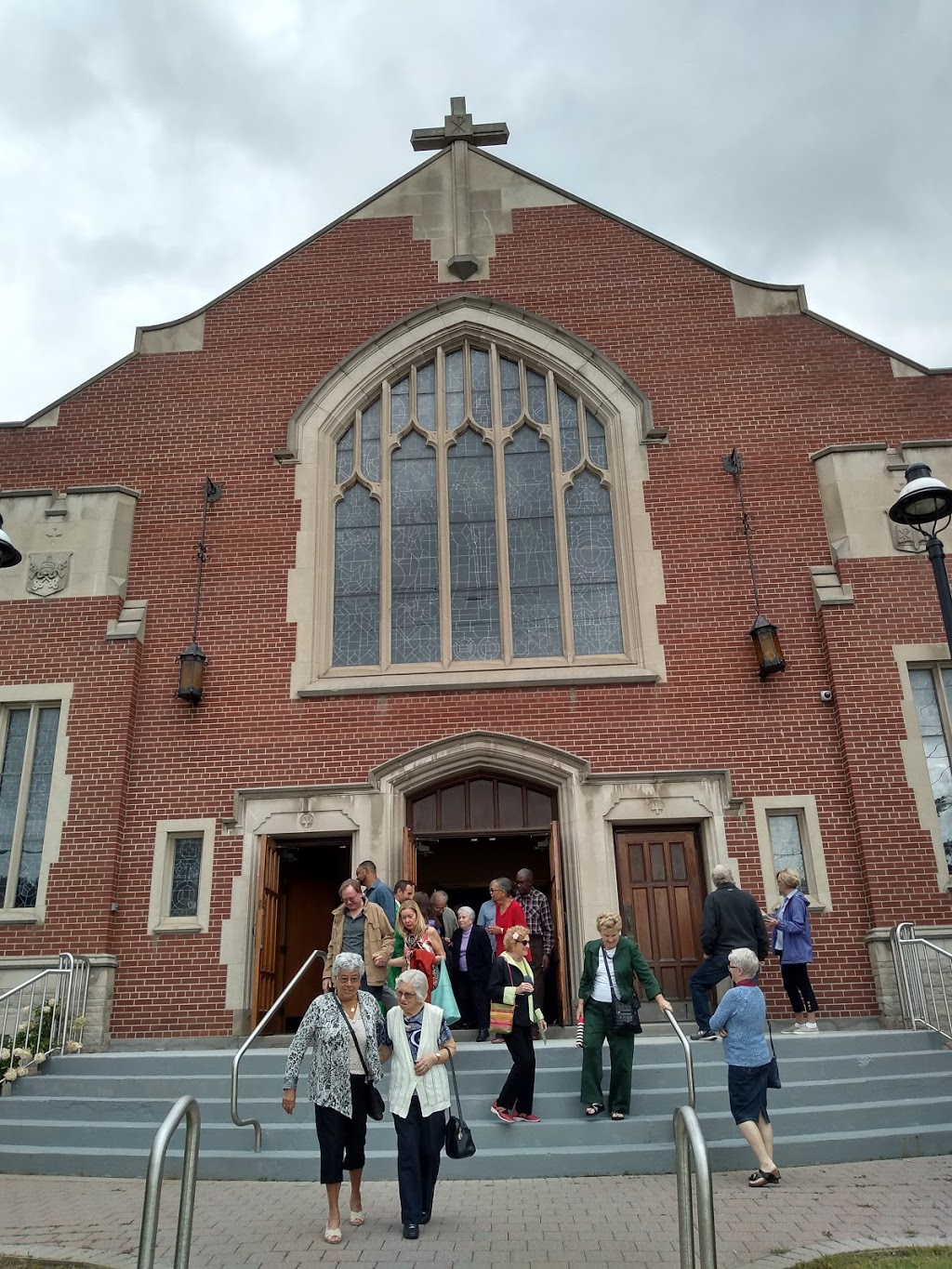 St Gertrudes Catholic Church | 690 King St E, Oshawa, ON L1H 1G5, Canada | Phone: (905) 433-0828
