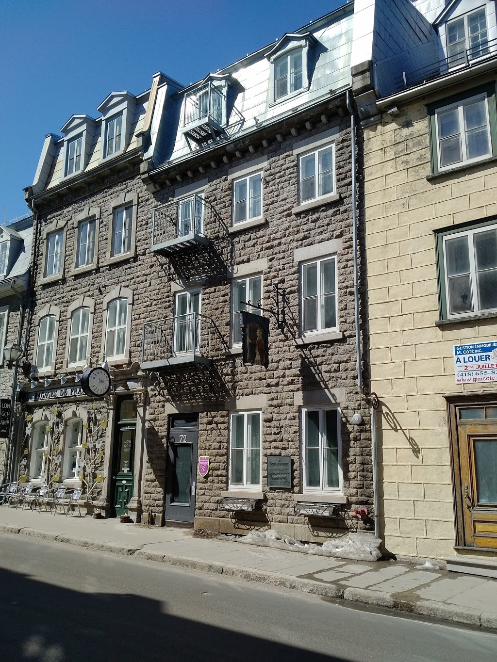 Maison Du Général | 72 Rue Saint Louis, Québec, QC G1R 3Z3, Canada | Phone: (418) 694-1905