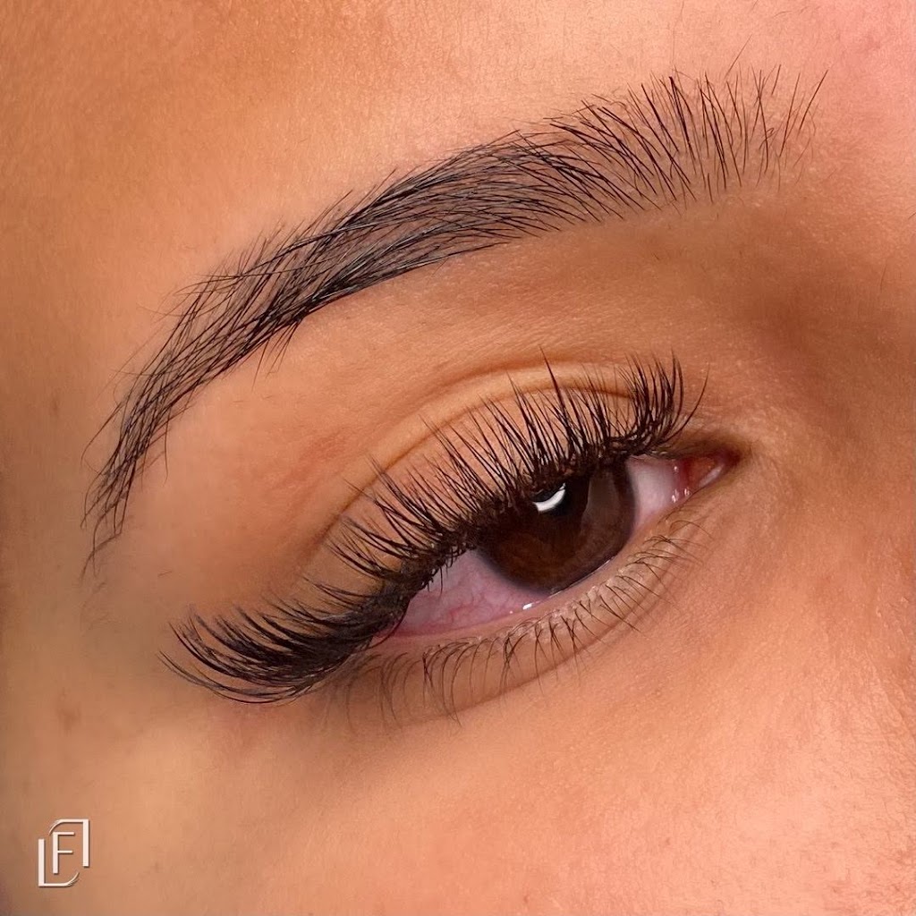 Forevr Lash Lounge | Trailbank Dr, Mississauga, ON L5M 0H8, Canada | Phone: (647) 886-0597