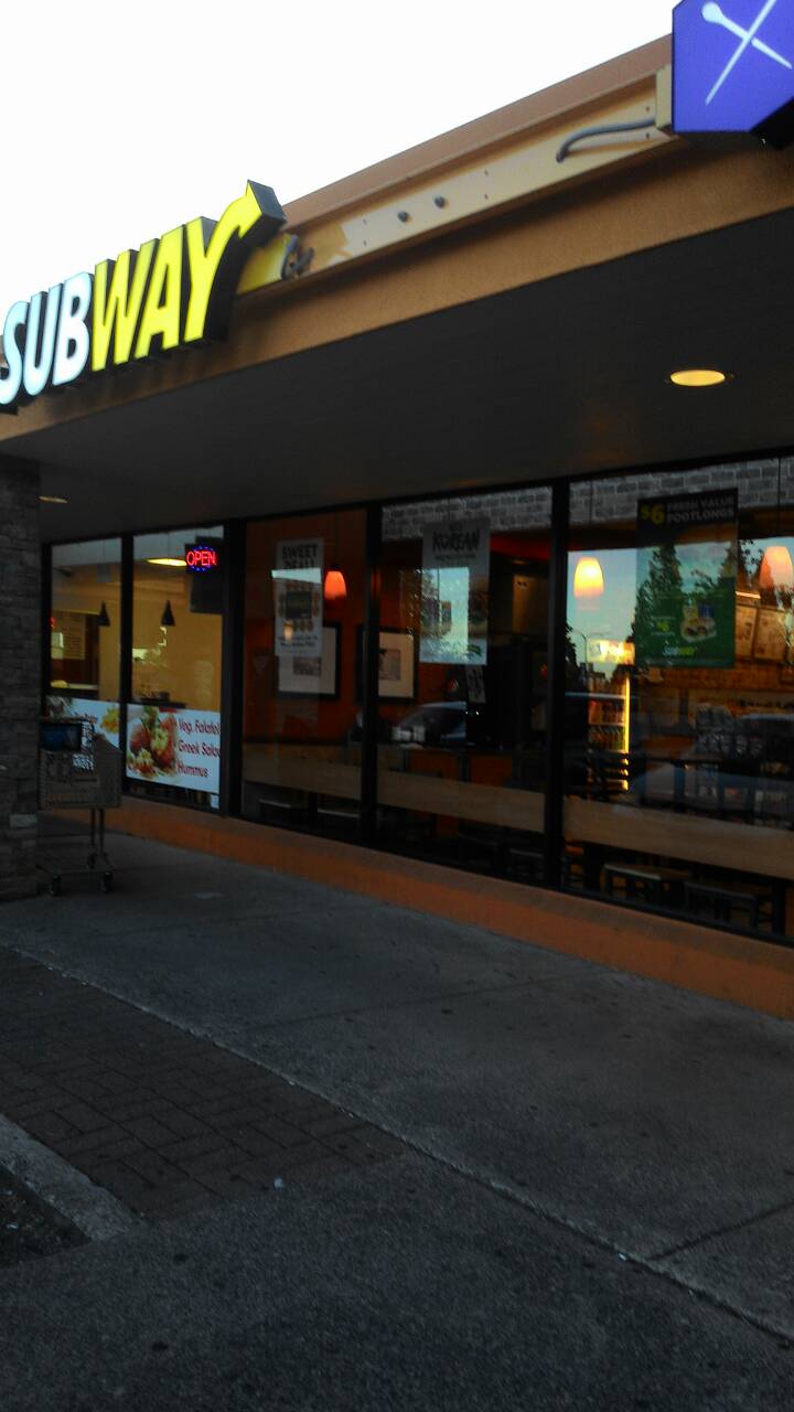 Subway | 6421 Scott Road Sunshine Hills Shopping Centre, Delta, BC V4E 3G3, Canada | Phone: (604) 502-9290