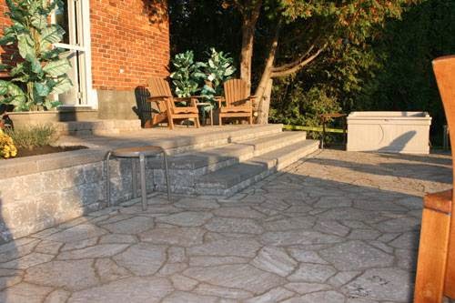 ComRes Pavingstone | 6812 McKeown Dr, Greely, ON K4P 1A2, Canada | Phone: (613) 821-5897