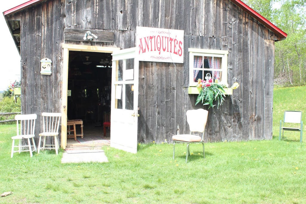 Antiquités Au Vieux Hang’Art | 3815 Route-du-Président-Kennedy, Notre-Dame-des-Pins, QC G0M 1K0, Canada | Phone: (418) 228-1059