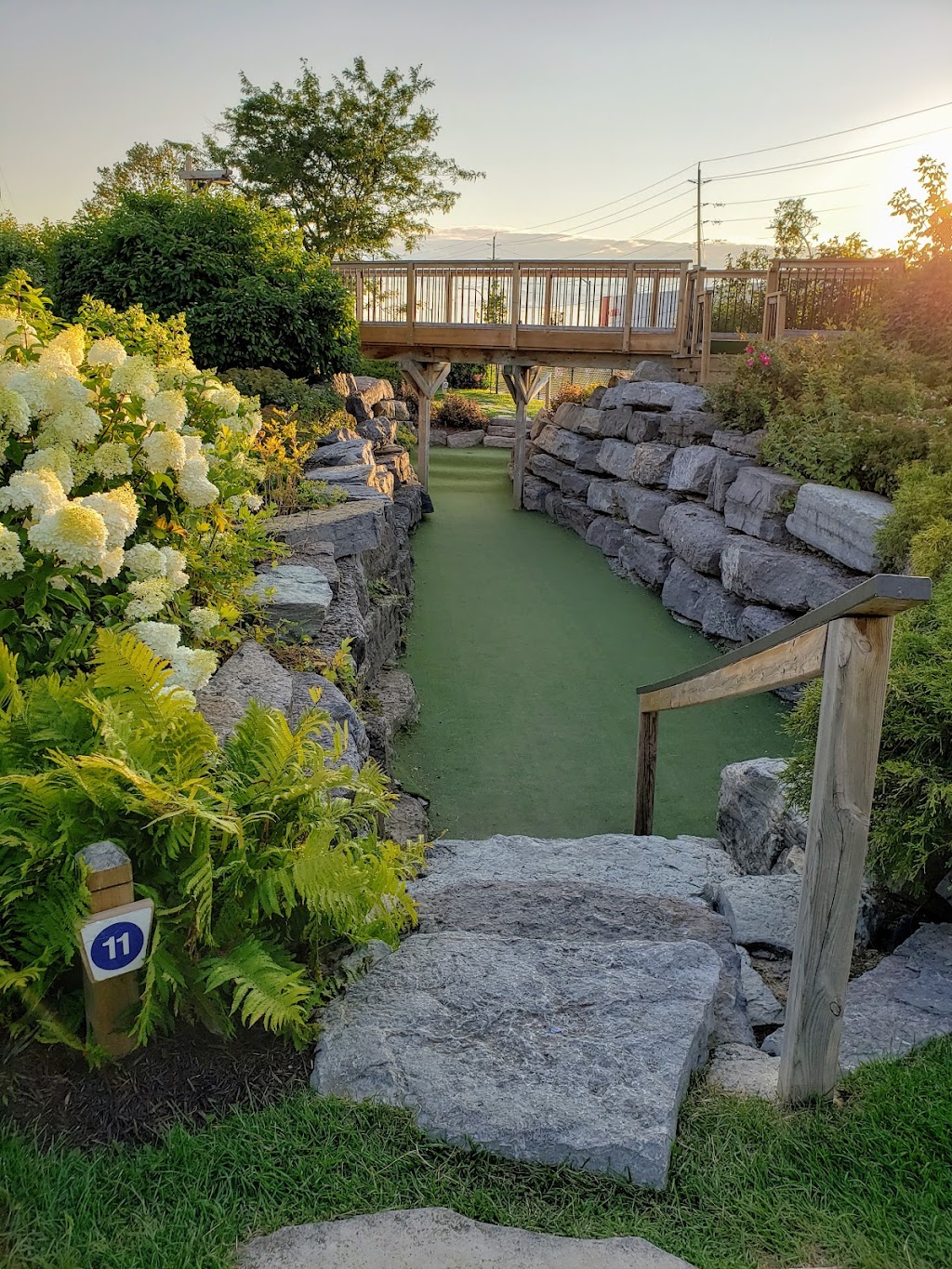 Mini Golf Gardens | 2 Colonnade Rd, Nepean, ON K2E 7M6, Canada | Phone: (613) 723-5359