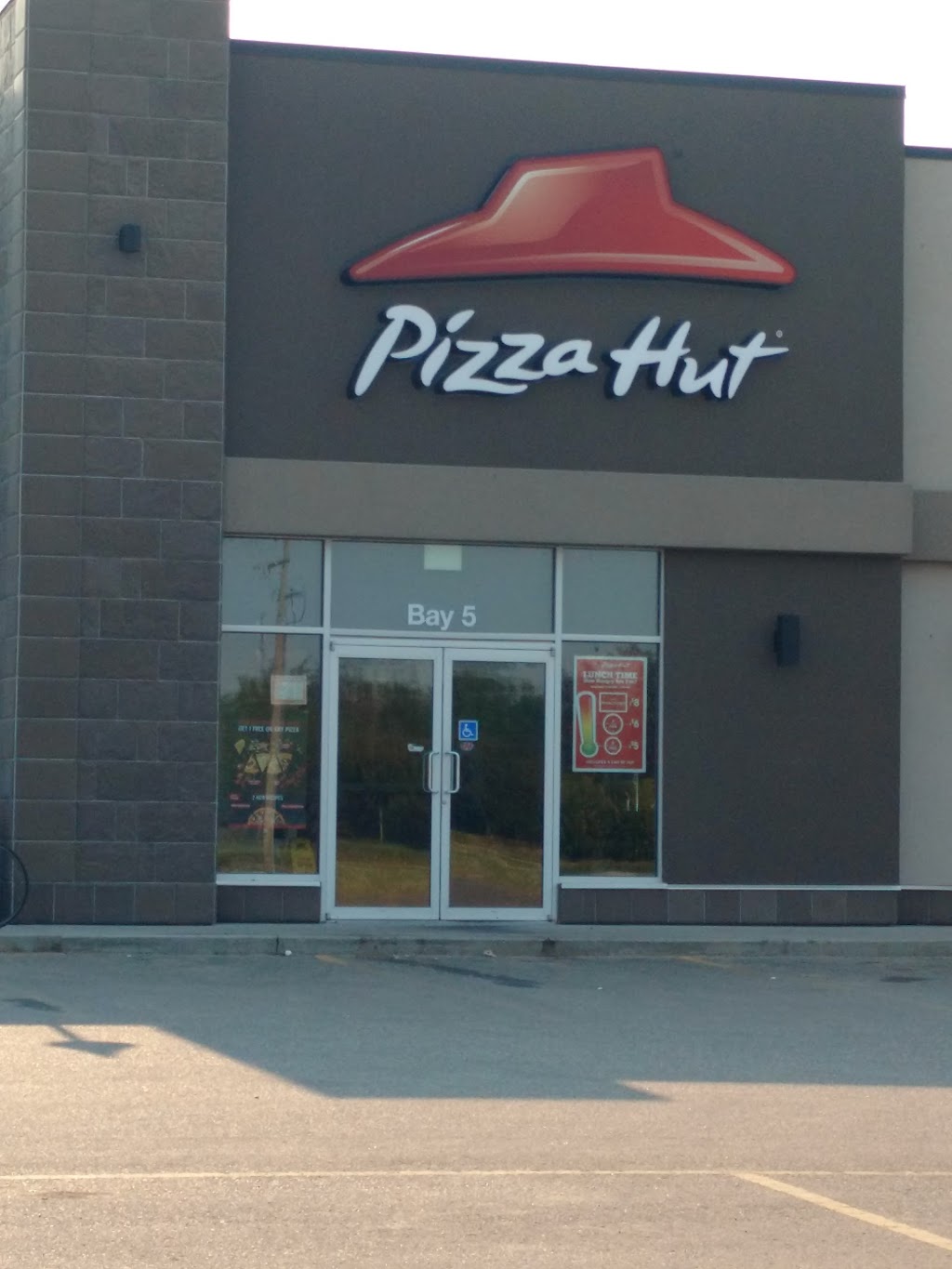 Pizza Hut | 810 Centennial Blvd, Warman, SK S0K 4S1, Canada | Phone: (306) 668-3010