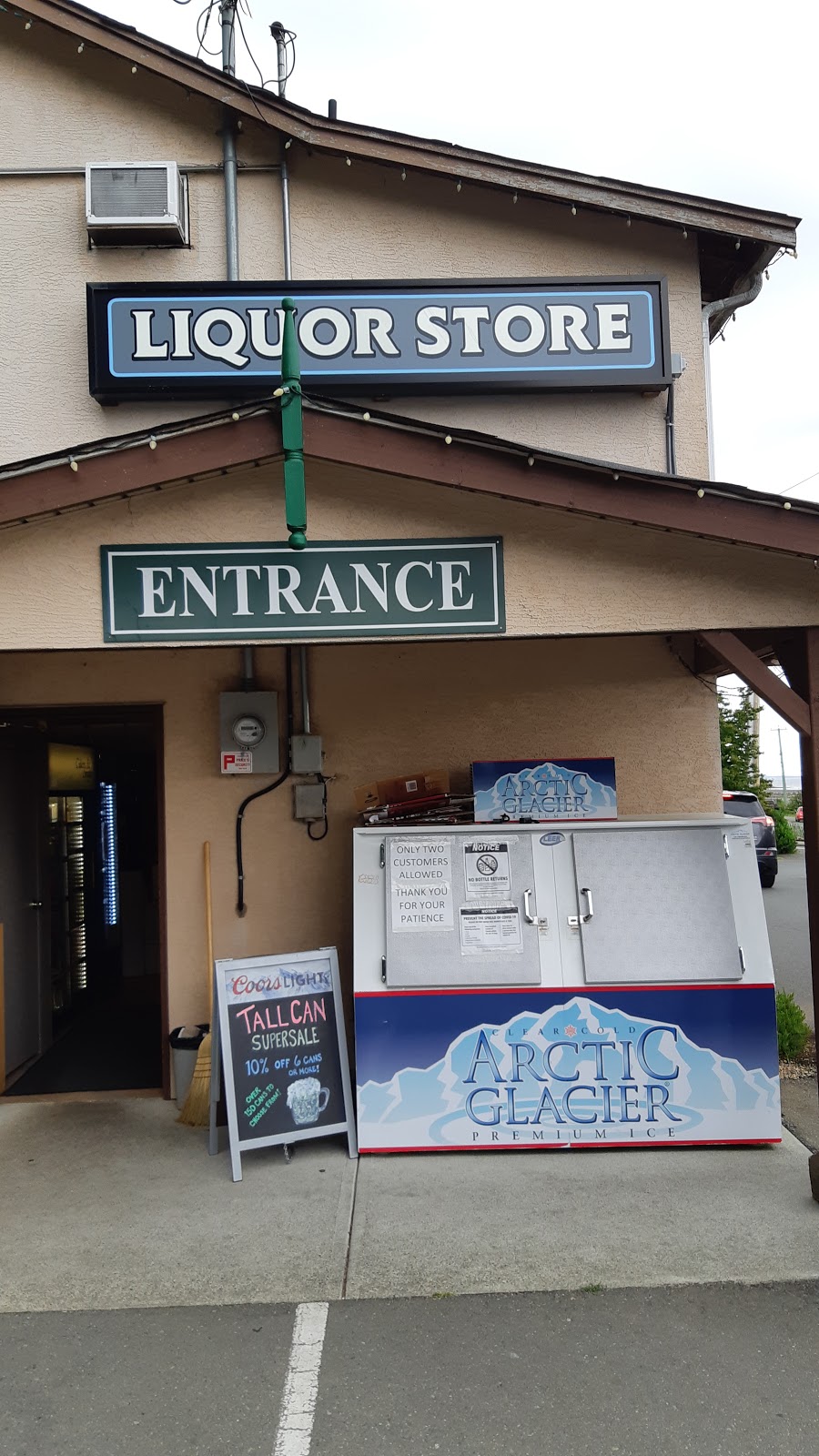 Shady Rest Liquor Store | 3109 Island Hwy W, Qualicum Beach, BC V9K 2C5, Canada | Phone: (250) 752-9116