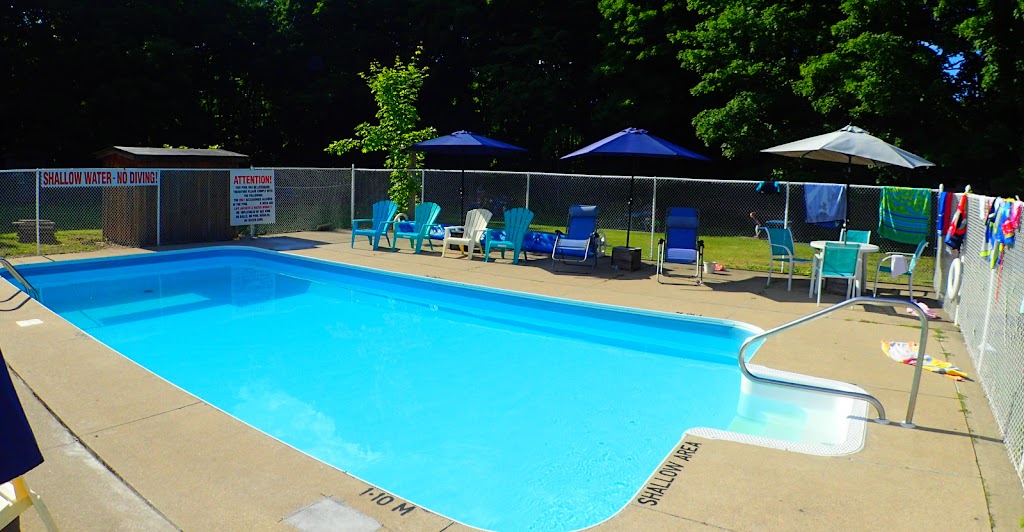 Lakeview Motel & Cottages | 625 Main St, Sauble Beach, ON N0H 2G0, Canada | Phone: (519) 422-1501