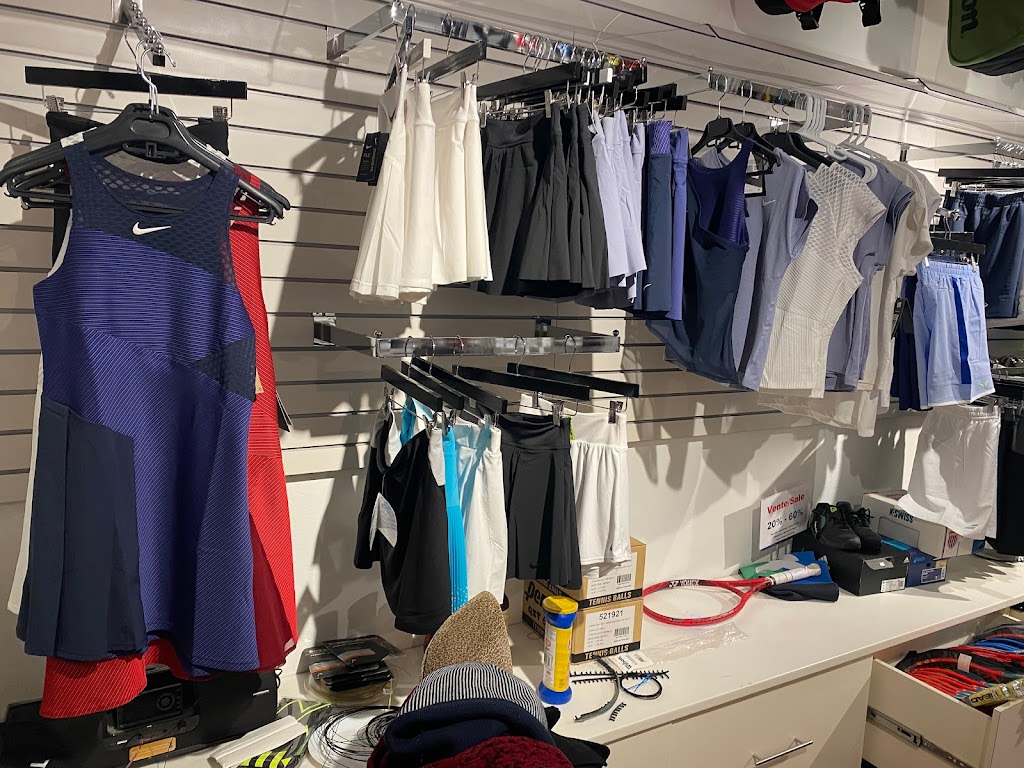 TennisTek | 8305 Chem. de la Côte-de-Liesse, Saint-Laurent, QC H4T 1G5, Canada | Phone: (514) 735-2582 ext. 234