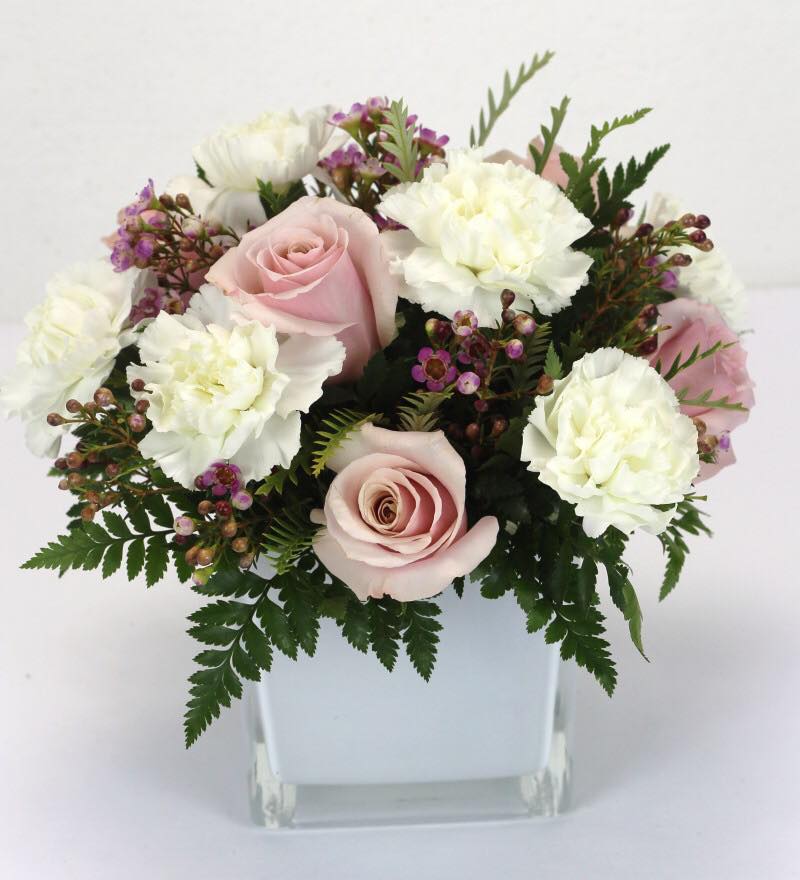 Jennys Floral Studio | 1345 Colborne Rd Sarnia, Ontario N7V 3L3 Canada | Phone: (519) 332-2221