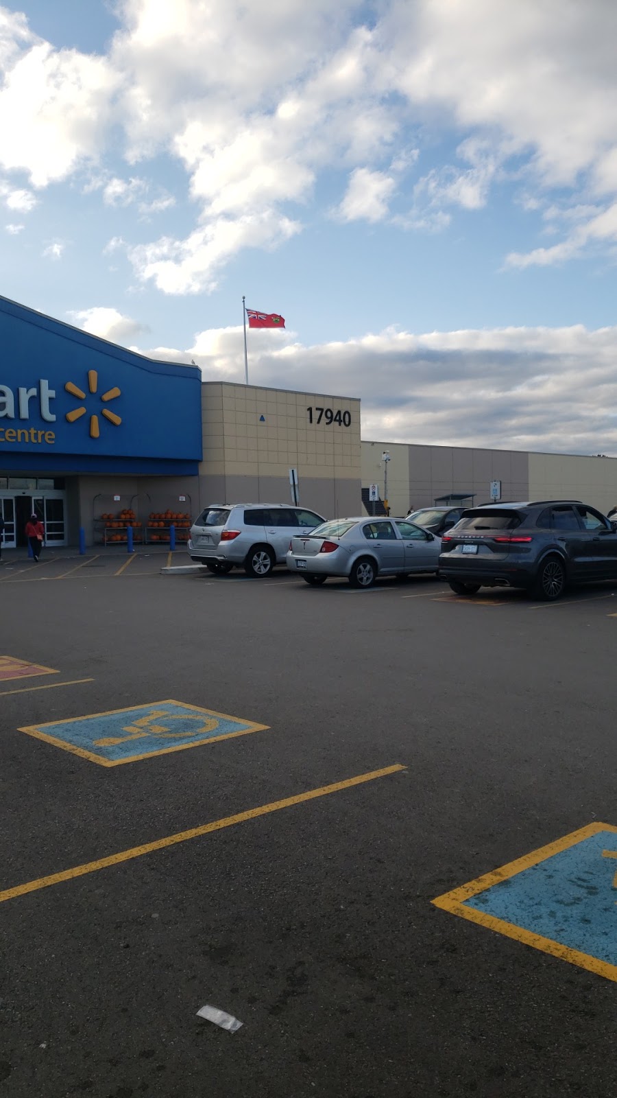 Walmart Supercentre | 17940 Yonge St, Newmarket, ON L3Y 8S4, Canada | Phone: (905) 853-8811