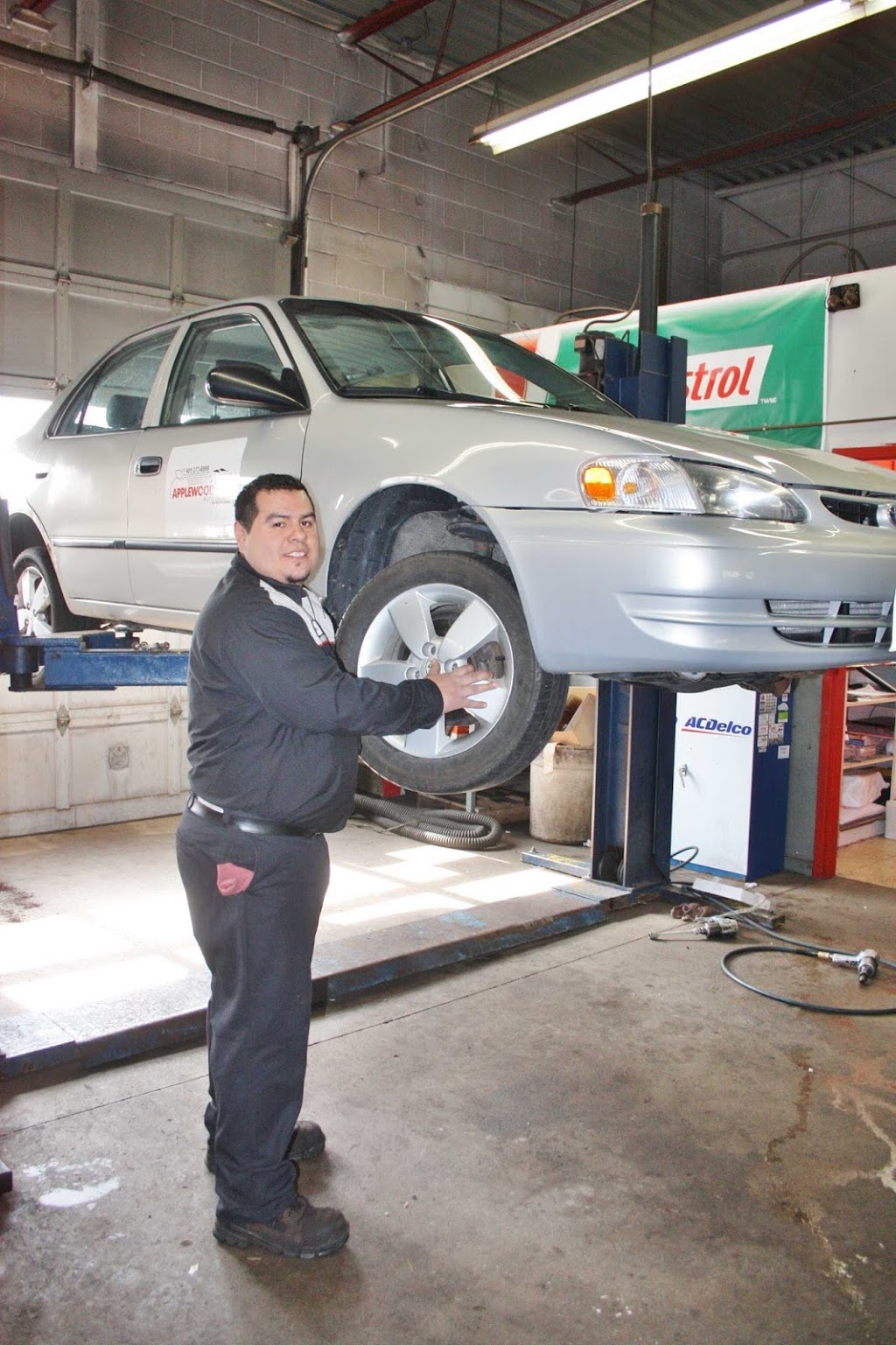 Applewood Hills Auto Service | 2320 Dixie Rd, Mississauga, ON L4Y 1Z4, Canada | Phone: (905) 273-6999