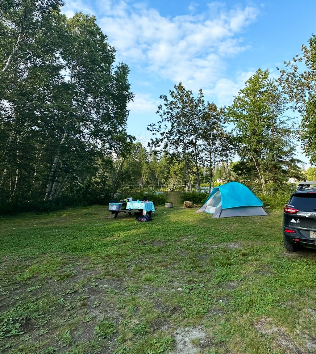 Camping Lac Joly | 901 Chem. du Cap, Saint-Honoré, QC G0V 1L0, Canada | Phone: (418) 673-4777