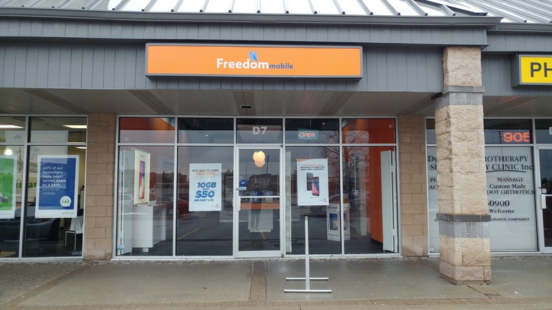 Freedom Mobile | 3505 Upper Middle Road, Walker Place Unit D7, Burlington, ON L7M 4C6, Canada | Phone: (289) 427-5260