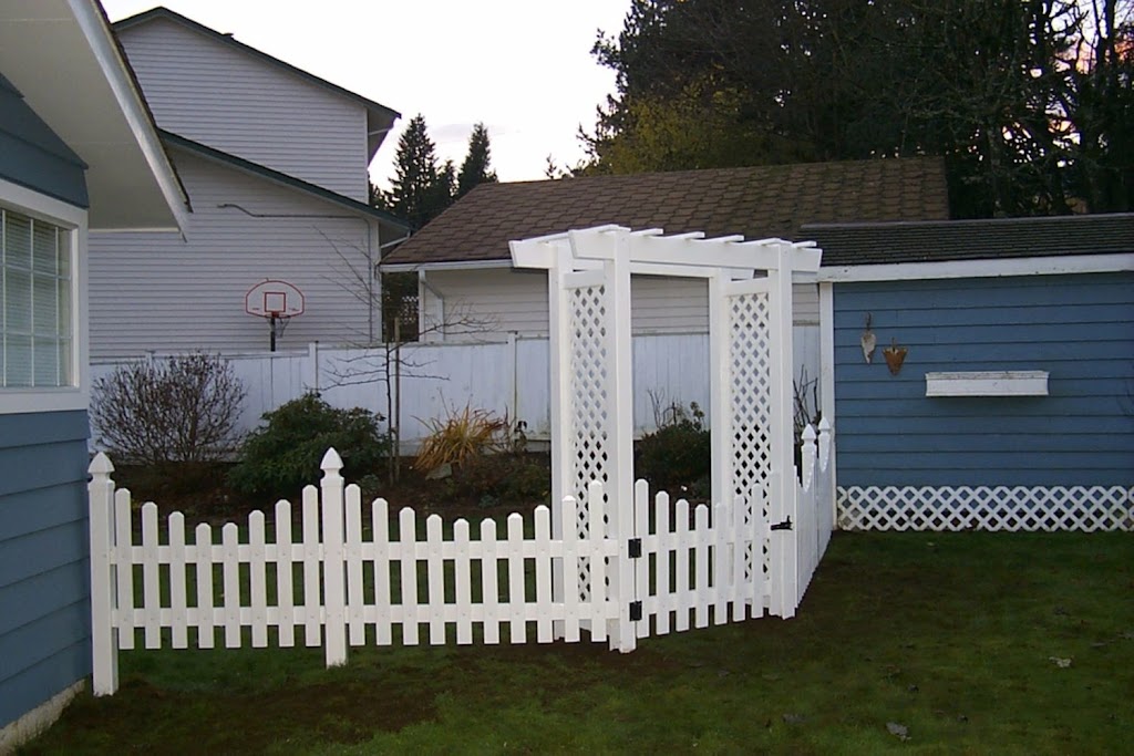 Finyl Fencing & Railings Ltd | 4942 56 St, Delta, BC V4K 3C5, Canada | Phone: (604) 946-7815