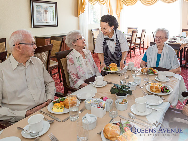 Queens Avenue Retirement Residence | 1056 Queens Ave, Oakville, ON L6H 6R3, Canada | Phone: (905) 815-0862