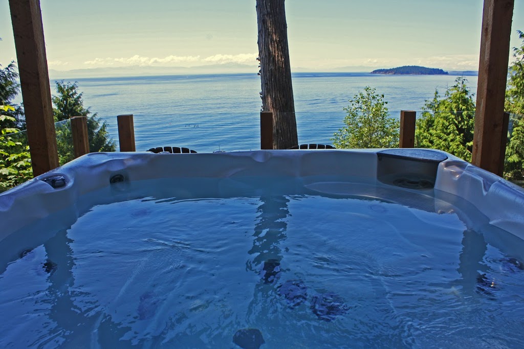 Beachside by the Bay Waterfront Suites | 5005 Sunshine Coast Hwy, Sechelt, BC V0N 3A2, Canada | Phone: (604) 741-0771